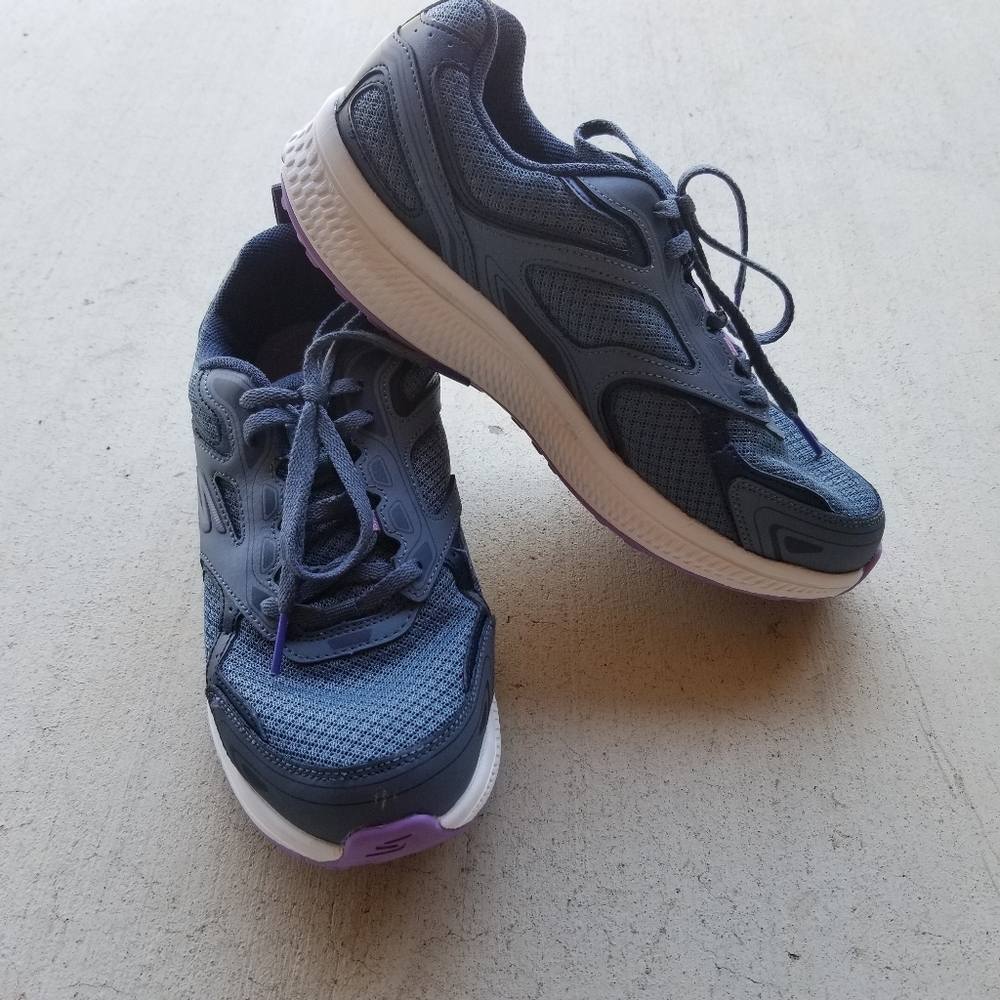 Sketchers Go Run Athletic Shoes ~size 9